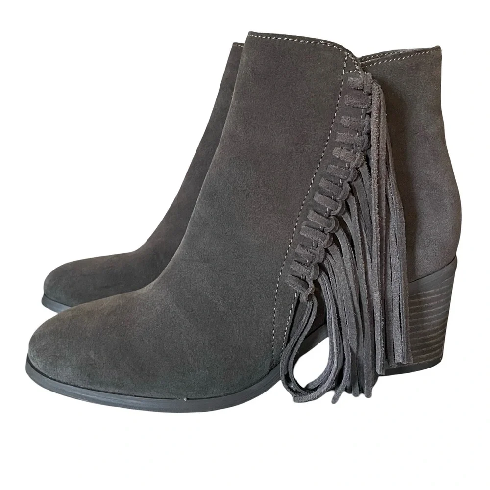Reaction Kenneth Cole Rowdy Suede Fringe Boots Size 6